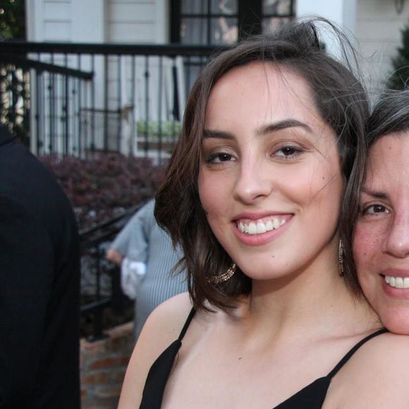 Meet your Posher, Gillian - Picture 1 of 1